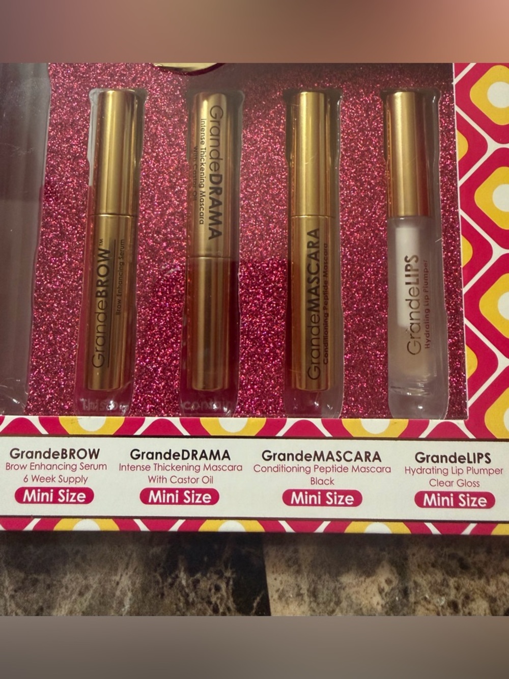 Gradnde Cosmetics Minis in GradeBrow GrandeDRAMA GrandeMASCARA GrandeLIPS
